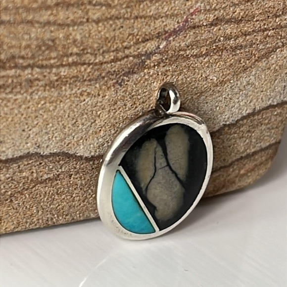 Zuni Jewelry - Vintage Zuni Sterling Silver Native American Turquoise Inlay Pendant